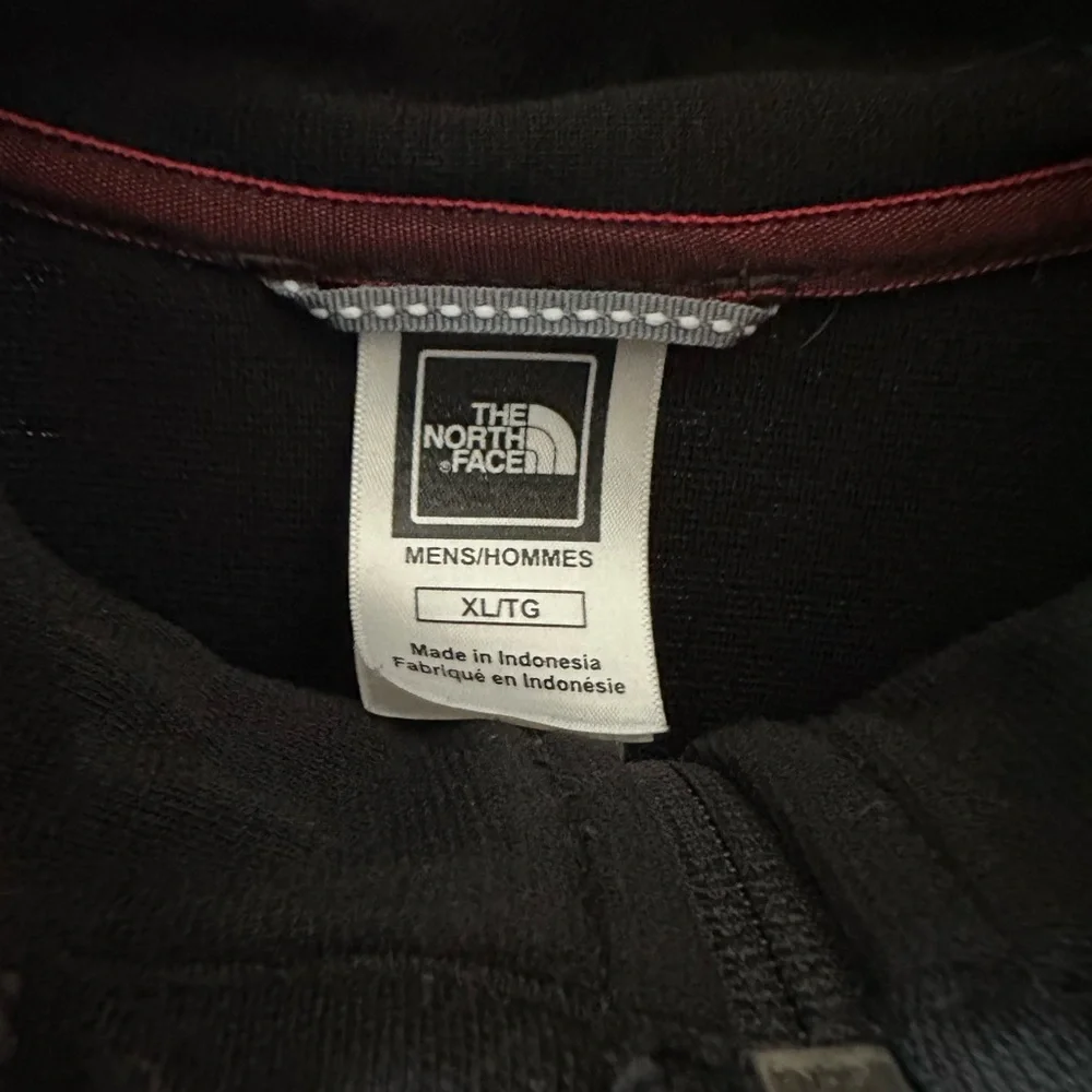 The North Face Men's Black Quarter-Zip Jacket